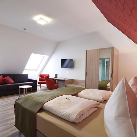 Hotel Neue Hoehe Klingenberg Εξωτερικό φωτογραφία