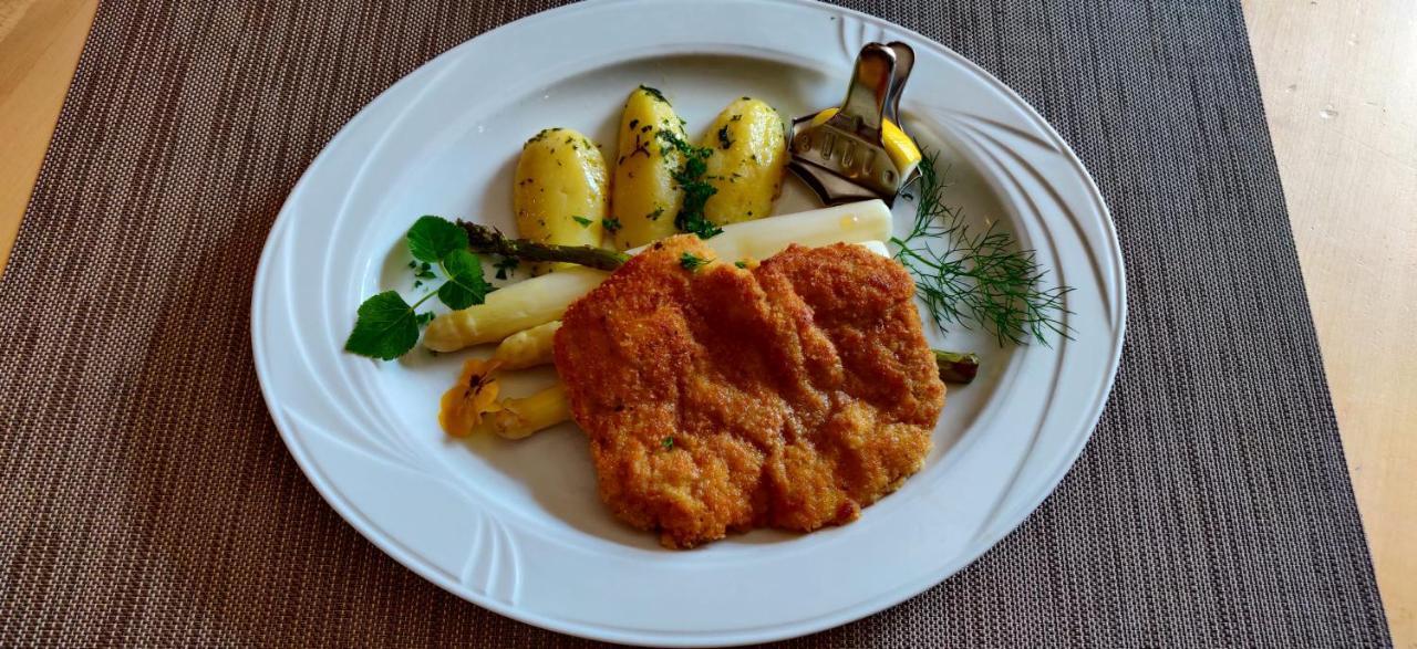 Hotel Neue Hoehe Klingenberg Εξωτερικό φωτογραφία