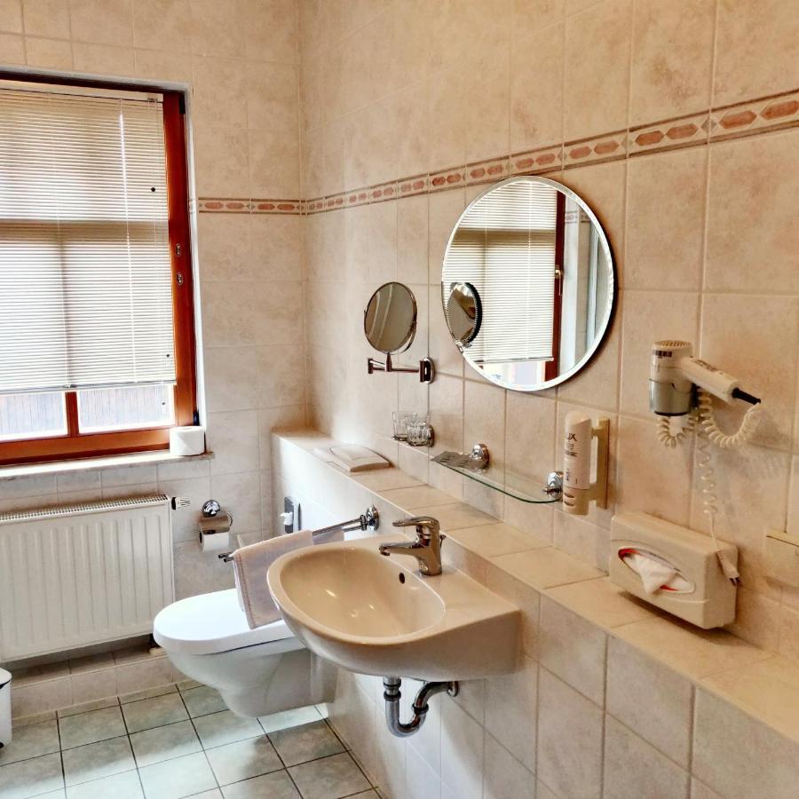 Hotel Neue Hoehe Klingenberg Εξωτερικό φωτογραφία