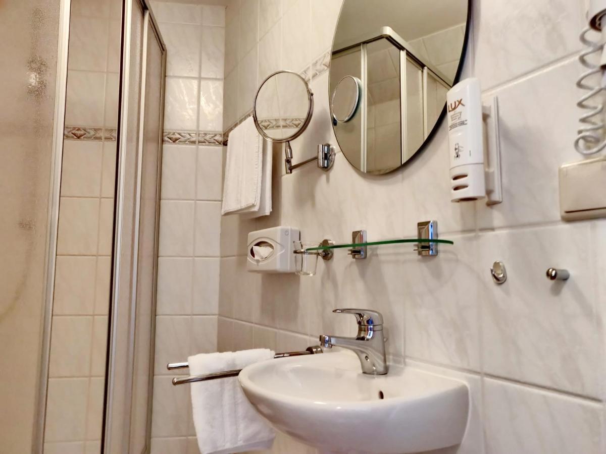 Hotel Neue Hoehe Klingenberg Εξωτερικό φωτογραφία